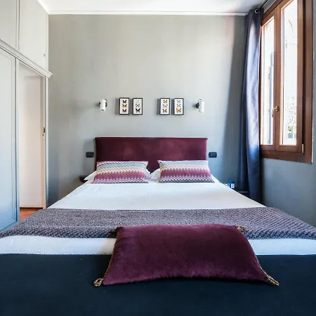 Stylish Renovated In The Heart Of The * Venedig