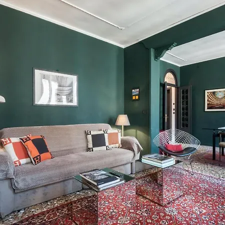 Stylish Renovated In The Heart Of The City *