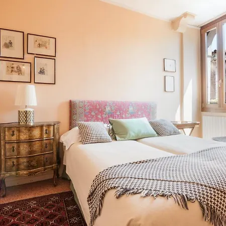 Stylish Renovated In The Heart Of The City Apartment Venice